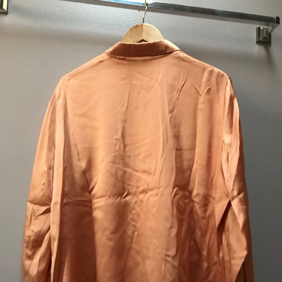 Bill Burns Signature Peach Silk Blouse - Picture 7 of 7